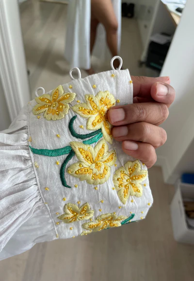 Austen Kaftaan with Daffodils - Image 5