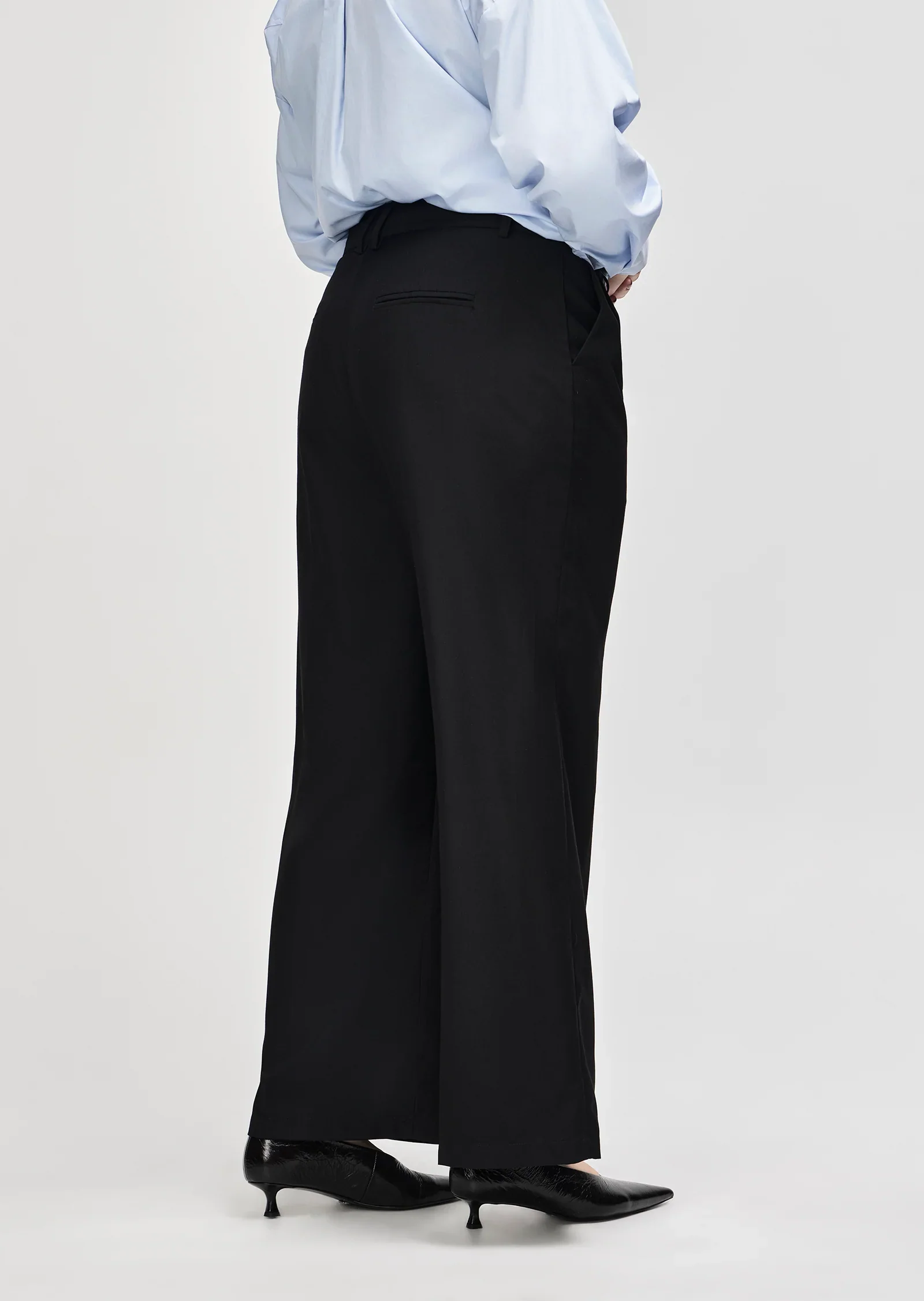 Evette Trouser in Black - Image 4
