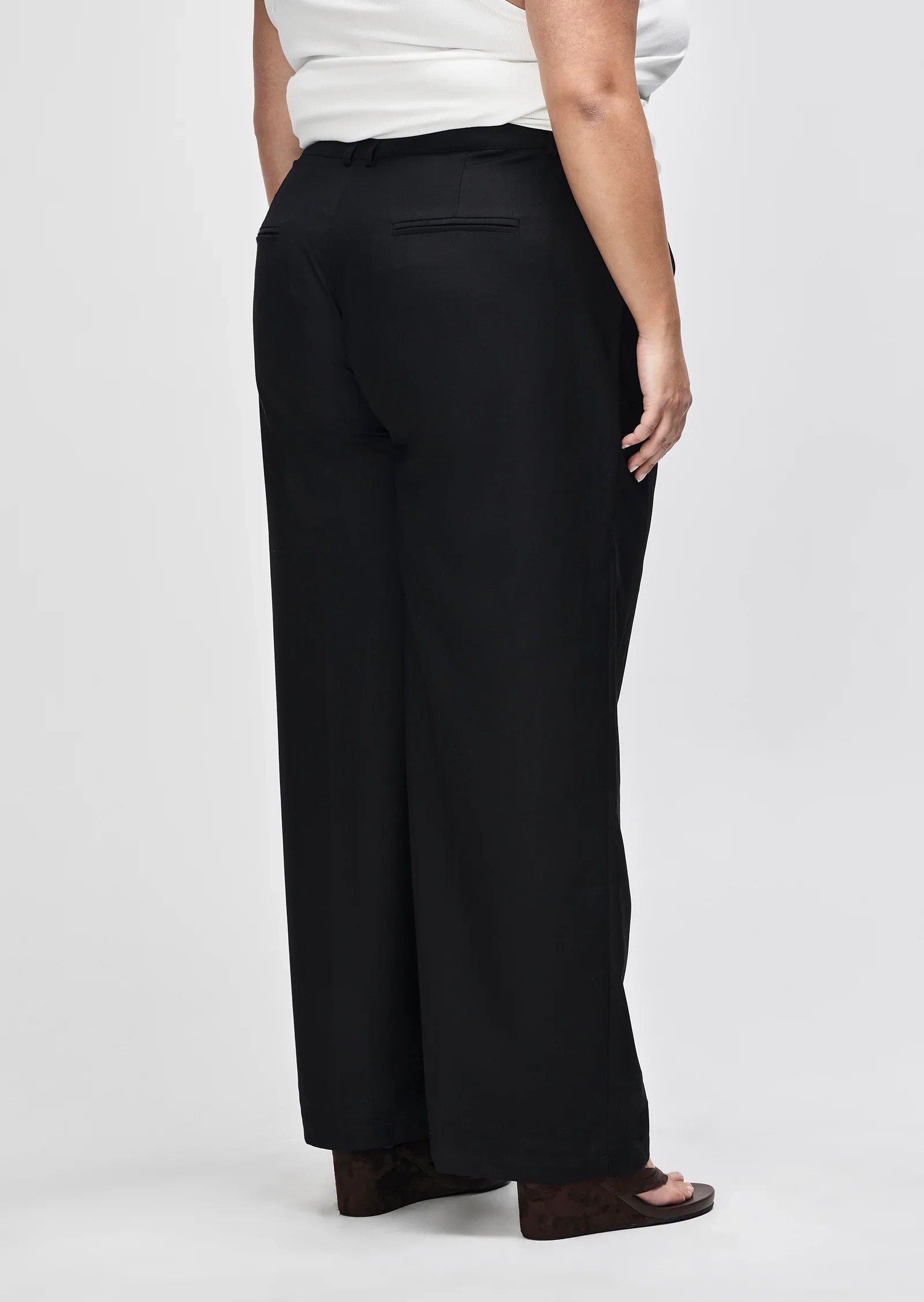 Evette Trouser in Black - Image 9