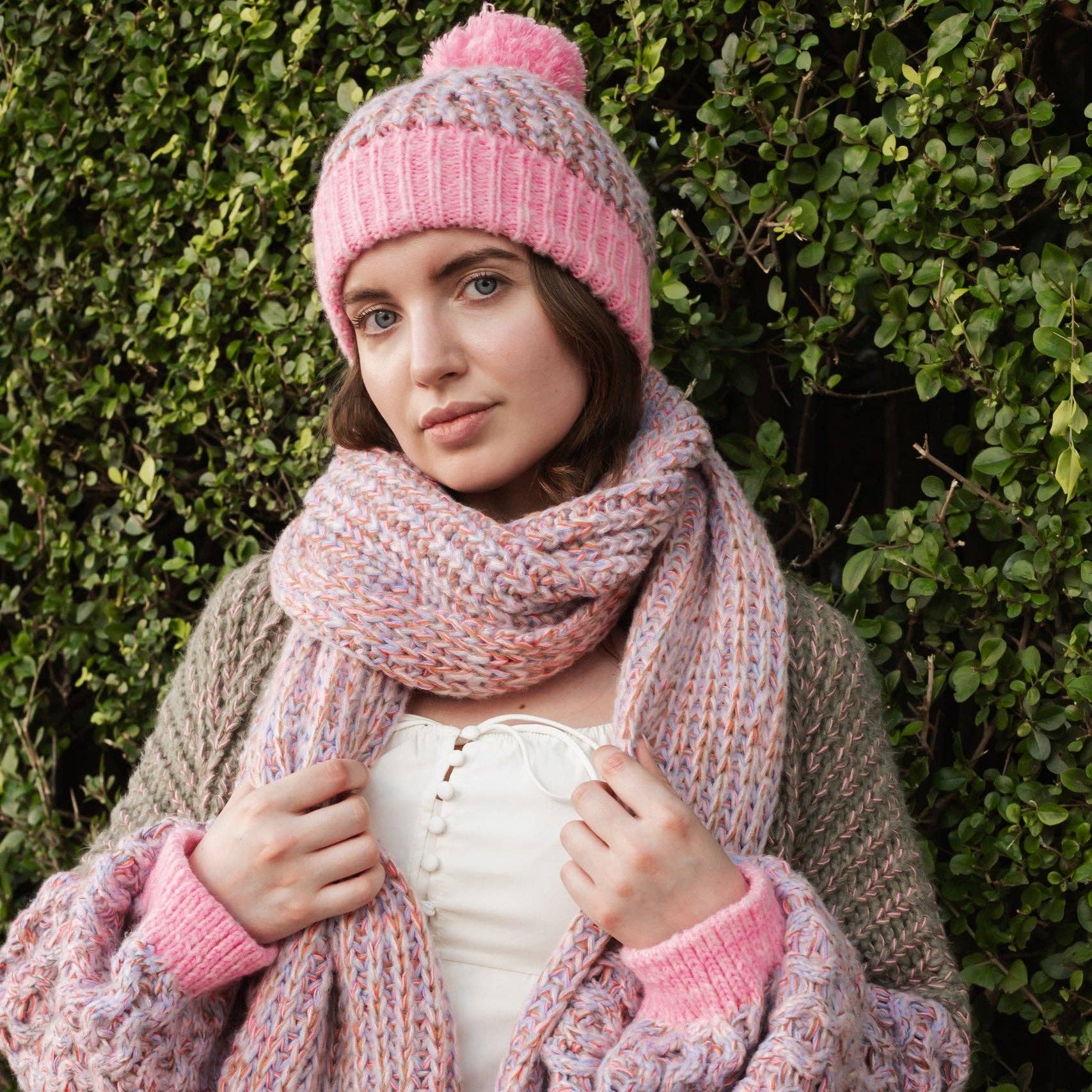 Florence Twist Oversized Knitted Scarf - Pink - Image 11