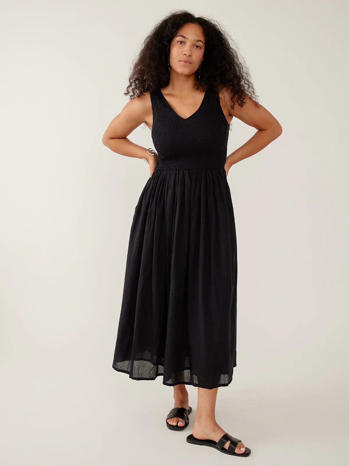 Lily V-Neck Sleeveless Dress - Black - Image 5