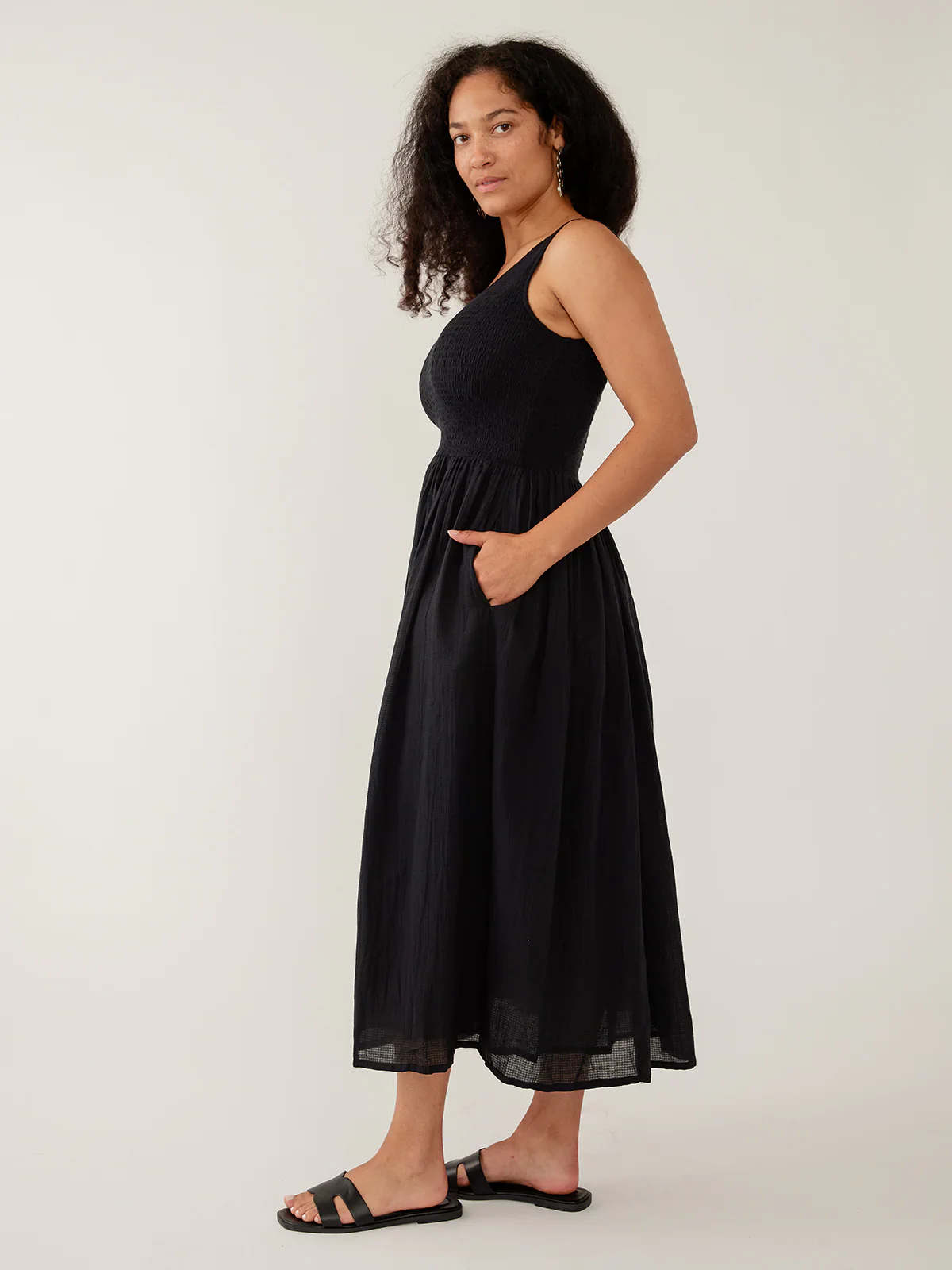 Lily V-Neck Sleeveless Dress - Black - Image 7