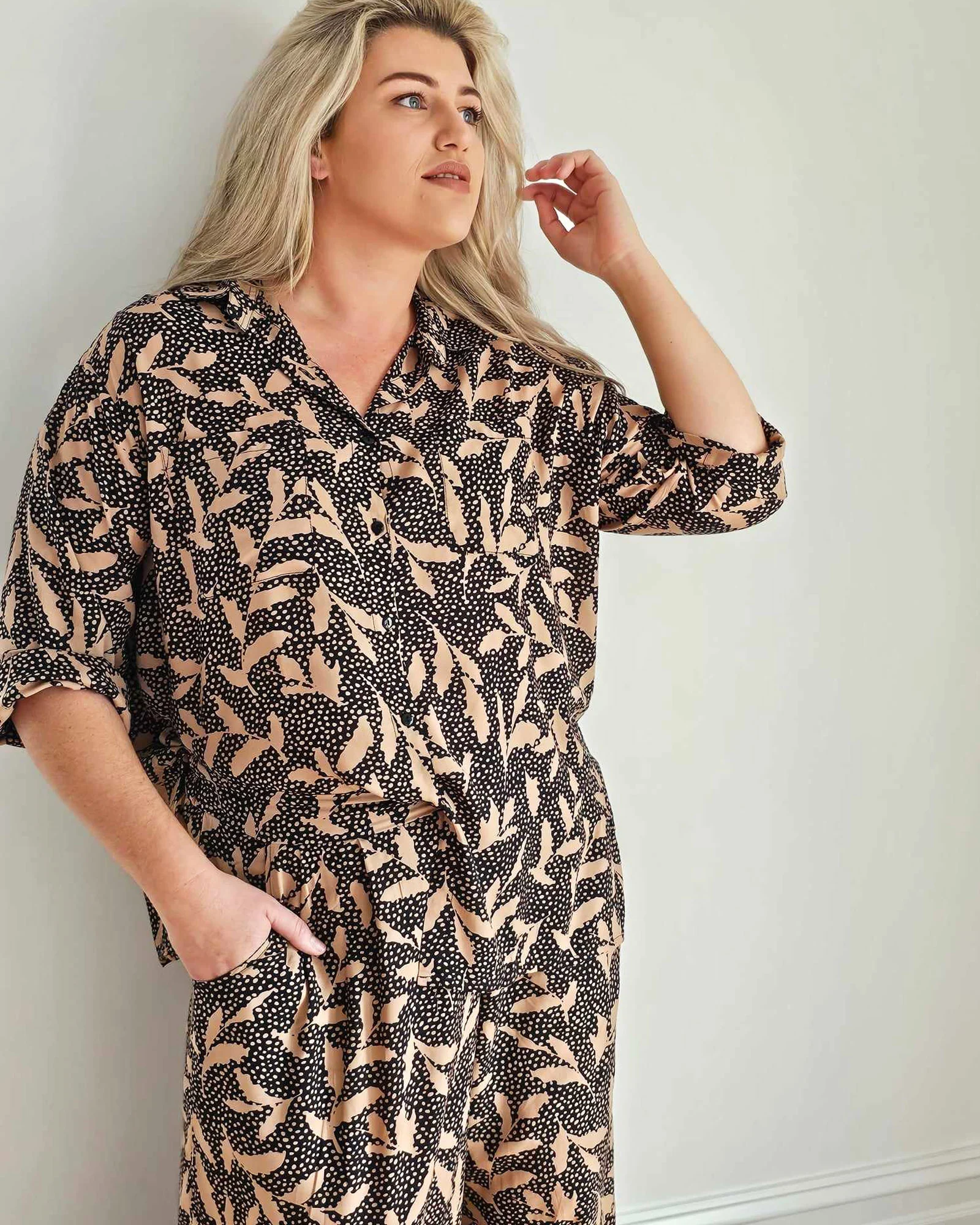 Nina Shirt in Leaf Multi - Image 11