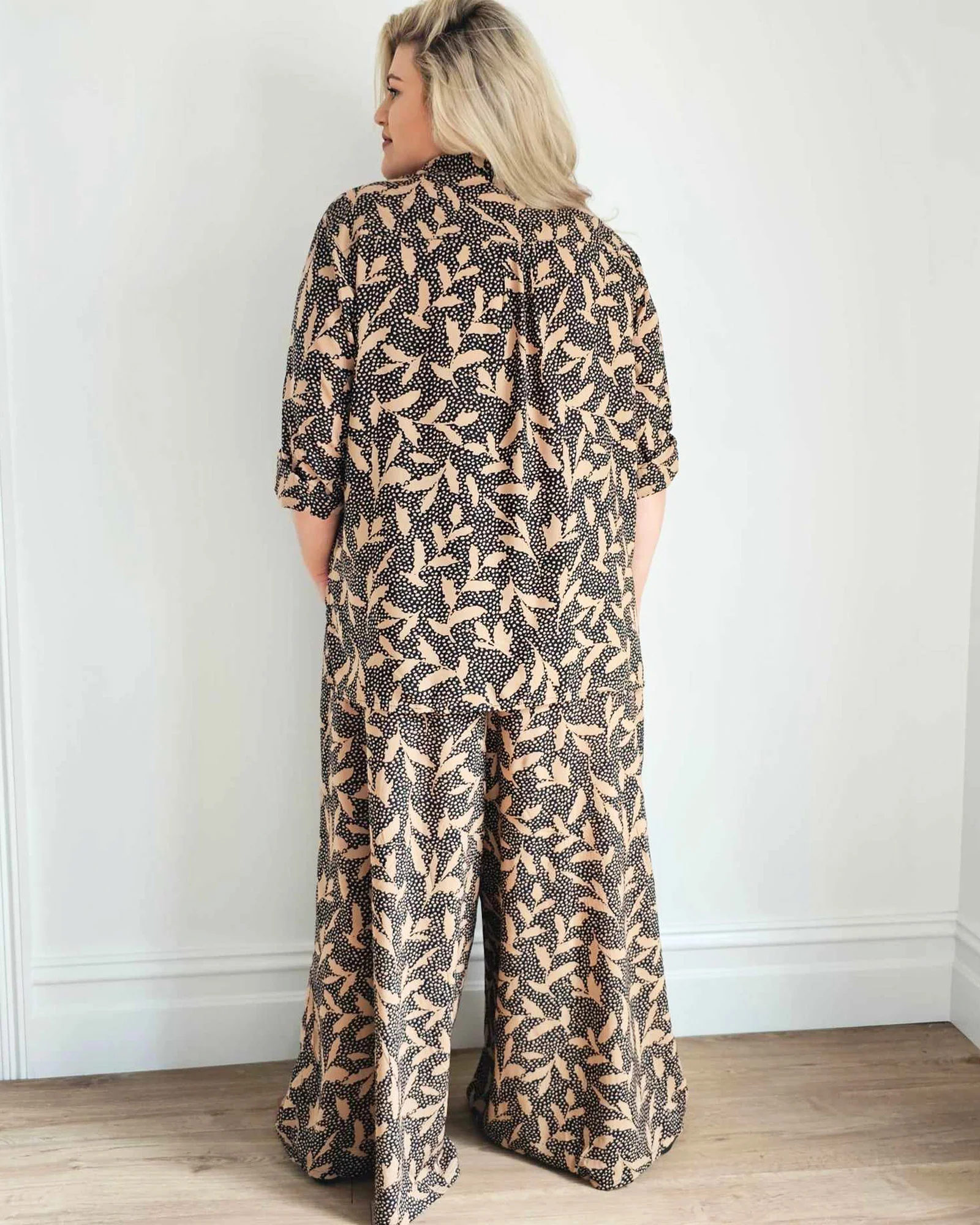 Nina Shirt in Leaf Multi - Image 12