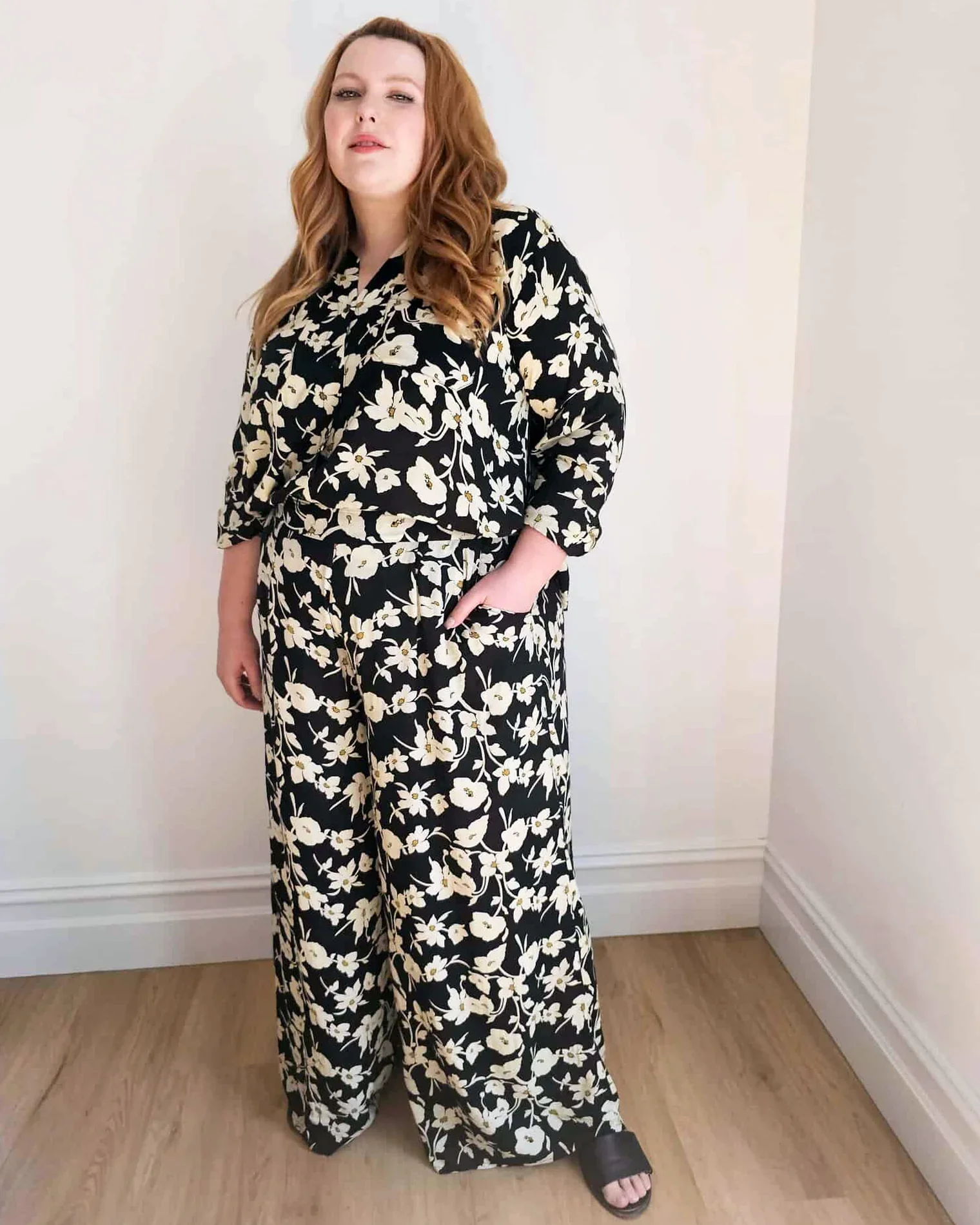 Nina Shirt in Mono Floral - Image 6