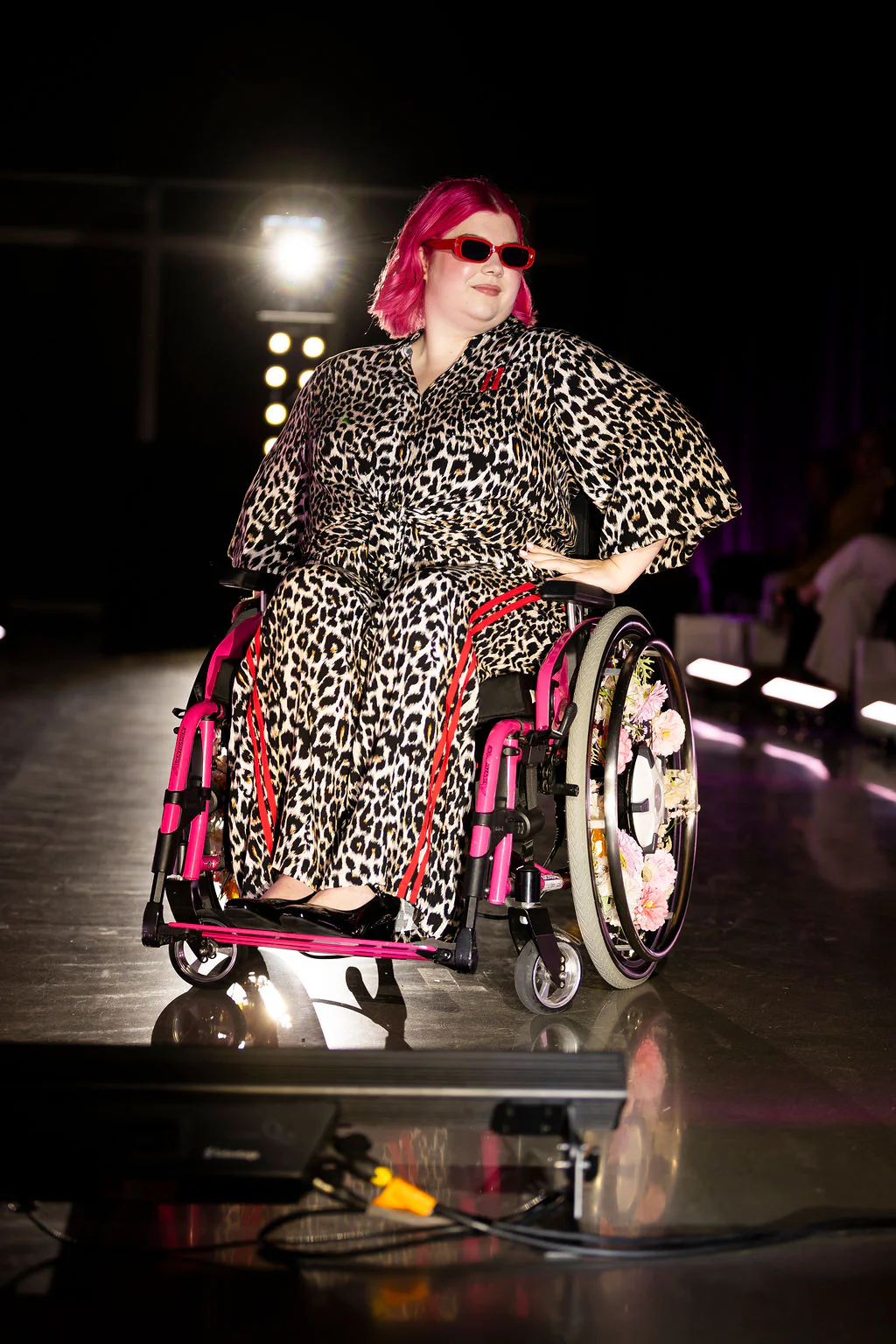 Suki Shirt in Leopard Print with Stripe - Image 2
